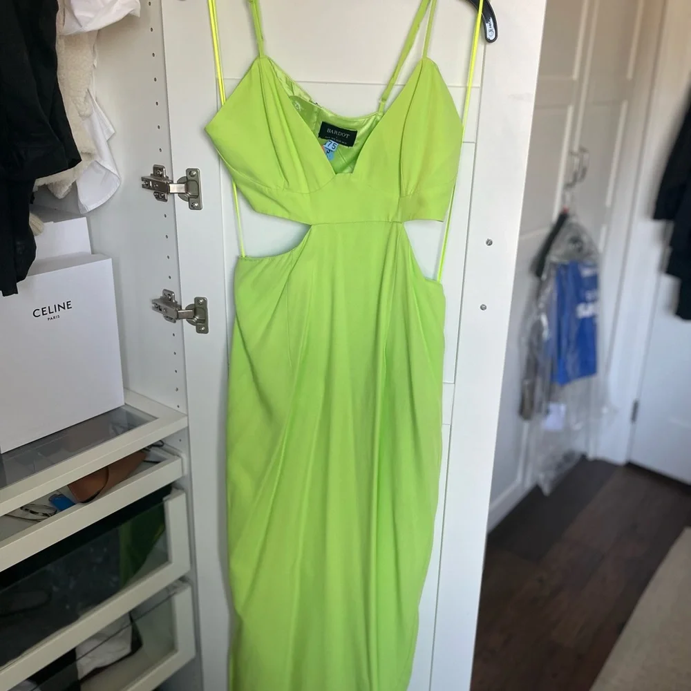 Bardot lime green cut-out midi dress - Picture 6 of 9